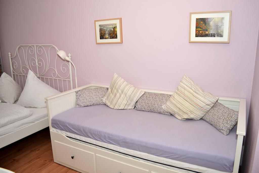Ruterra Apartment Cimburkova Прага Экстерьер фото