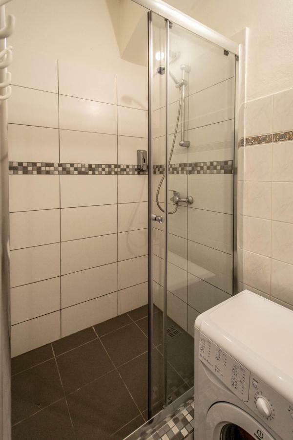 Ruterra Apartment Cimburkova Прага Экстерьер фото